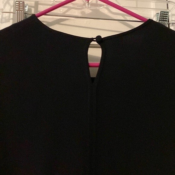 100% silk Lord and Taylor blouse. Size 8 - Picture 4 of 6